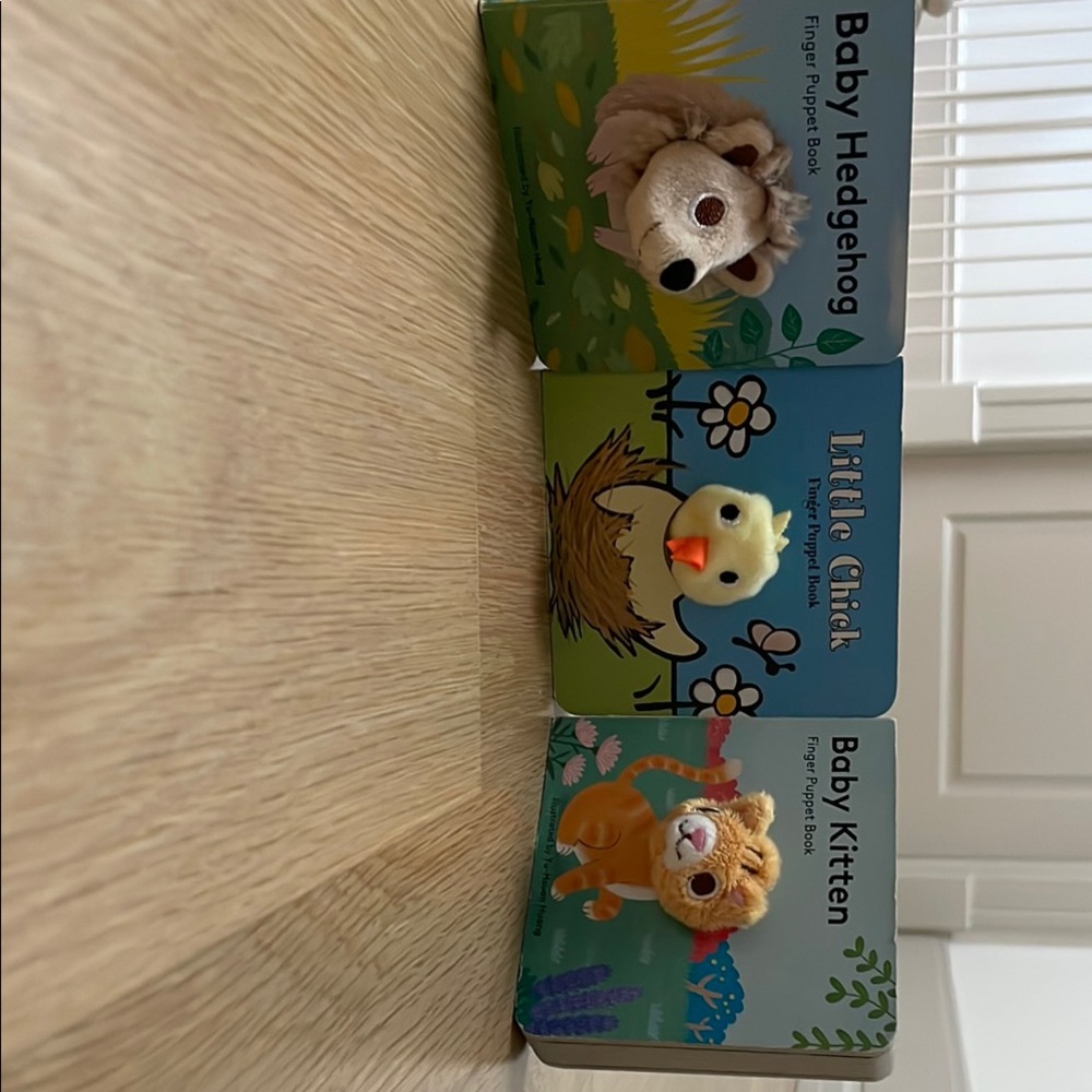 Set of 4 Finger Puppet Animal Board Books - Picture 7 of 12